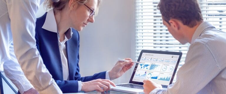 Do dado ao dashboard: storytelling visual para levar insights de mídia ao C-Level